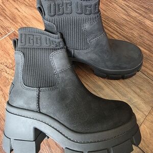 Koolaburra by UGG Brooklyn Chelsea Black Chunky Boots | Size 5 | $170